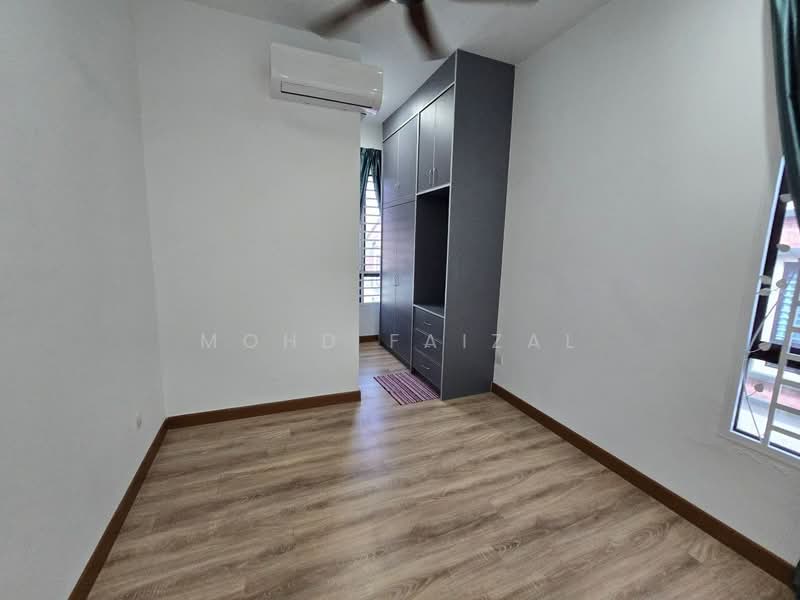 Rumah Teres 2 Tingkat untuk Dijual di Nilai (Negeri Sembilan) - Mohd Faizal - Bedroom - PropertyGuru.com.my