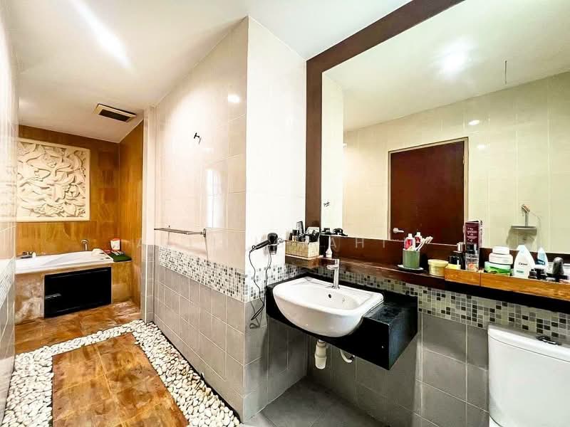 Bungalow for Sale in Bukit Rahman Putra (Sungai Buloh) - Azli Ibrahim - Bathroom - PropertyGuru.com.my