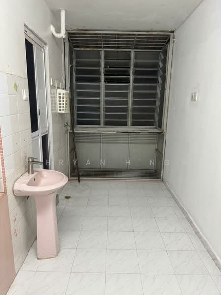 Flat for Sale at Taman Seri Damai - Bryan H'ng - Balcony - PropertyGuru.com.my