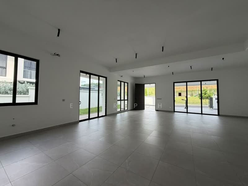 Rumah Berkembar untuk Dijual di Seremban 2 (Negeri Sembilan) - Ester Poh. - Living Room - PropertyGuru.com.my