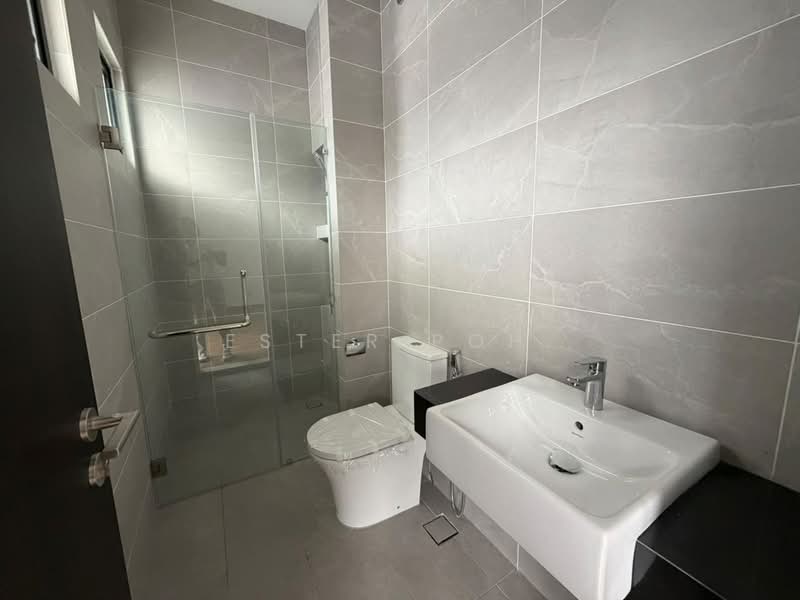 Rumah Berkembar untuk Dijual di Seremban 2 (Negeri Sembilan) - Ester Poh. - Bathroom - PropertyGuru.com.my