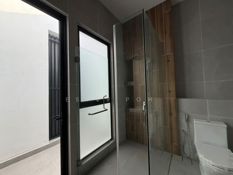 Rumah Berkembar untuk Dijual di Seremban 2 (Negeri Sembilan) - Ester Poh. - Bathroom - PropertyGuru.com.my