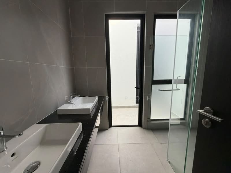 Rumah Berkembar untuk Dijual di Seremban 2 (Negeri Sembilan) - Ester Poh. - Bathroom - PropertyGuru.com.my