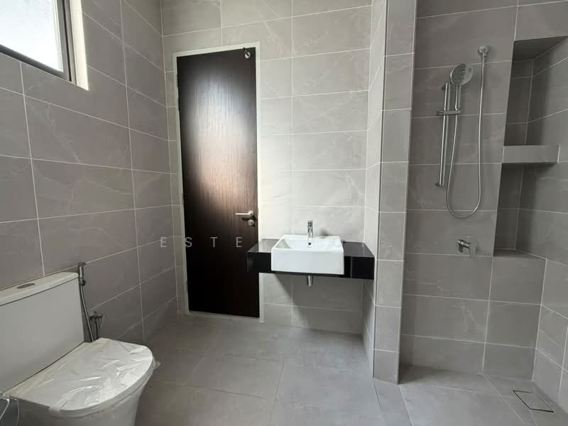 Rumah Berkembar untuk Dijual di Seremban 2 (Negeri Sembilan) - Ester Poh. - Bathroom - PropertyGuru.com.my