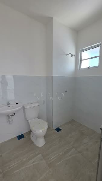2-storey Terraced House for Sale in Kuala Selangor (Selangor) - Betty Ning - Bathroom - PropertyGuru.com.my