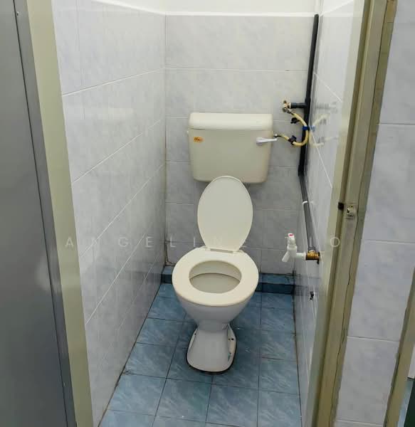 Shop / Office for Rent in Taman Kota Permai (Bukit Mertajam) - Angeline Tio - Bathroom - PropertyGuru.com.my