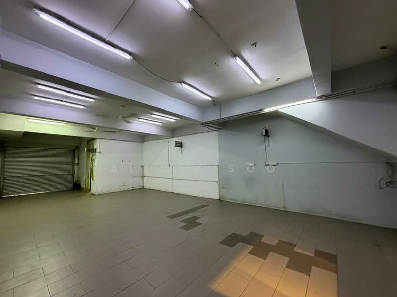 Shop for Rent in Bukit Rahman Putra (Sungai Buloh) - Alicia Soo - Interior - PropertyGuru.com.my