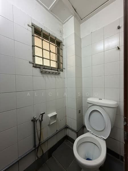Shop for Rent in Bukit Rahman Putra (Sungai Buloh) - Alicia Soo - Bathroom - PropertyGuru.com.my