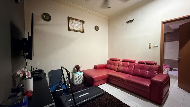 Rumah Teres 2 Tingkat untuk Dijual di Shah Alam (Selangor) - Dr Shahril Nizam - Living Room - PropertyGuru.com.my