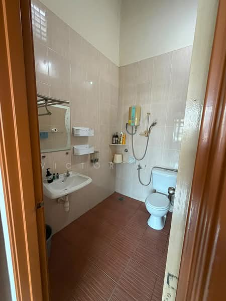 Rumah Teres 2 Tingkat untuk Dijual di Austin (Johor Bahru) - Victor Chia - Bathroom - PropertyGuru.com.my