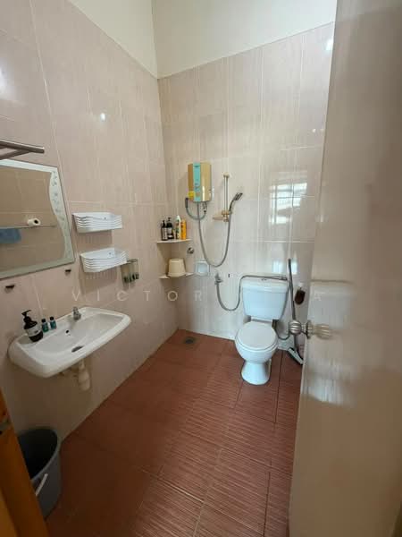Rumah Teres 2 Tingkat untuk Dijual di Austin (Johor Bahru) - Victor Chia - Bathroom - PropertyGuru.com.my