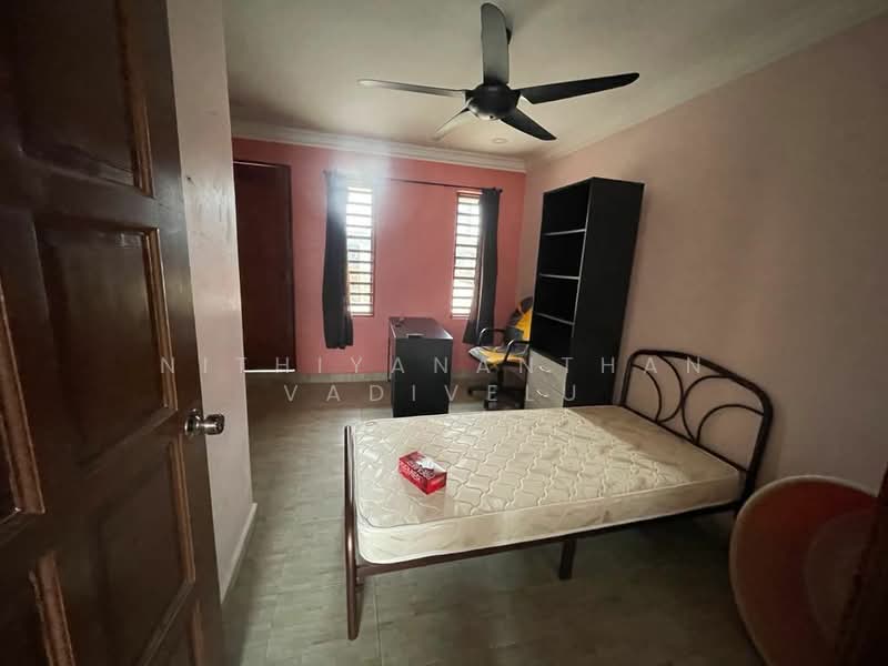 Rumah Teres 2.5 Tingkat untuk Dijual di Taman Dato Senu (Sentul) - Nithiyananthan Vadivelu - Bedroom - PropertyGuru.com.my