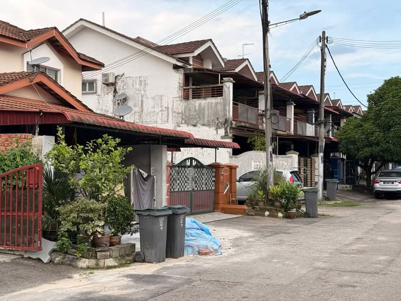 2-storey Terraced House for Sale in Taman Kota Masai (Pasir Gudang) - Fu Heng Chong - Exterior - PropertyGuru.com.my