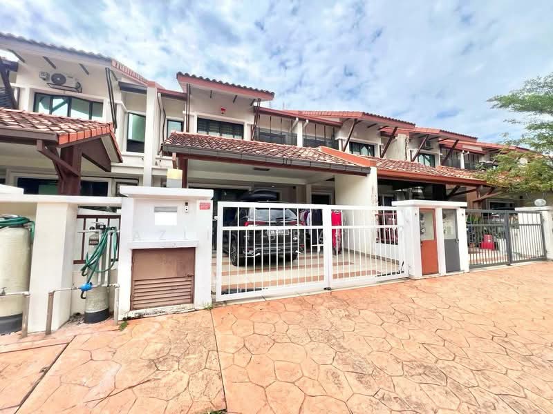 2-storey Terraced House for Sale in Alam Sari (Bangi) - Azli Ibrahim - Exterior - PropertyGuru.com.my
