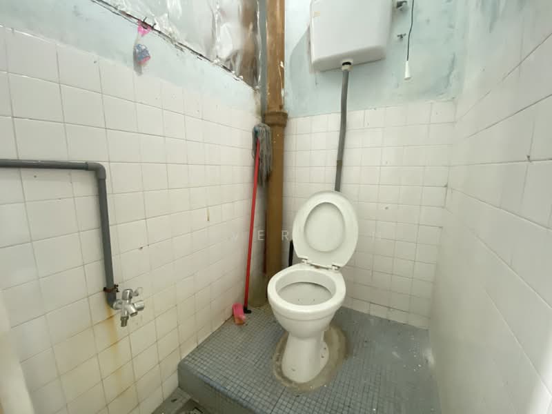2-storey Terraced House for Sale in Kajang (Selangor) - Denver Sin - Bathroom - PropertyGuru.com.my