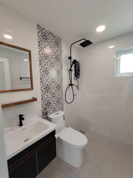 Condominium for Sale at Pantai Hillpark 5 - Kok Leong Chan - Master Bedroom Attached Bathroom - PropertyGuru.com.my