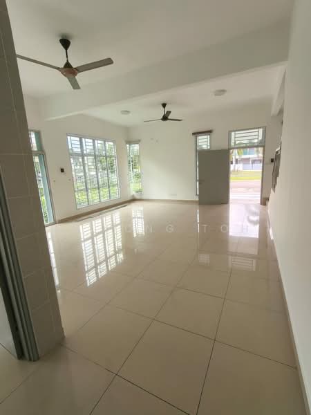 Rumah Kluster untuk Dijual di Taman Pulai Hijauan (Skudai) - Ee Fong Toh - Living Room - PropertyGuru.com.my