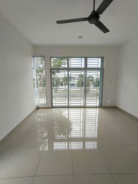 Rumah Kluster untuk Dijual di Taman Pulai Hijauan (Skudai) - Ee Fong Toh - Living Room - PropertyGuru.com.my