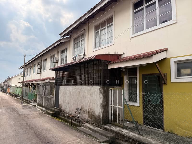 Rumah Teres 2 Tingkat untuk Dijual di Taman Bukit Dahlia (Pasir Gudang) - Fu Heng Chong - Exterior - PropertyGuru.com.my