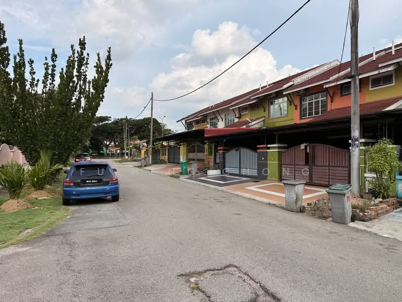 Rumah Teres 2 Tingkat untuk Dijual di Taman Bukit Dahlia (Pasir Gudang) - Fu Heng Chong - Exterior - PropertyGuru.com.my