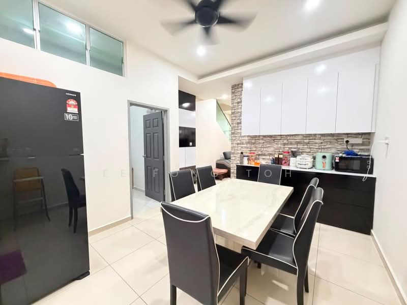Rumah Teres 2 Tingkat untuk Dijual di Taman Pulai Jaya (Kulai) - Ee Fong Toh - Dining Room - PropertyGuru.com.my