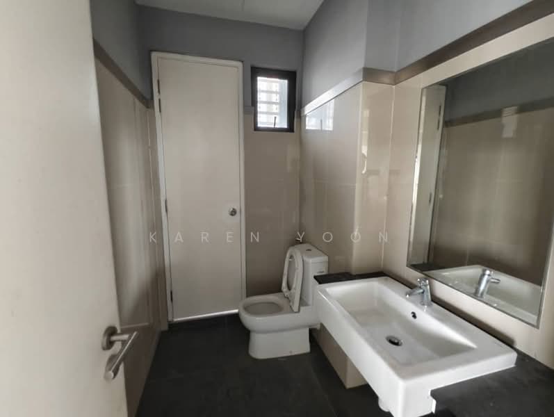 Office for Rent in Kampung Kerinchi (Bangsar South) (Kuala Lumpur) - Karen Yoon - Bathroom - PropertyGuru.com.my