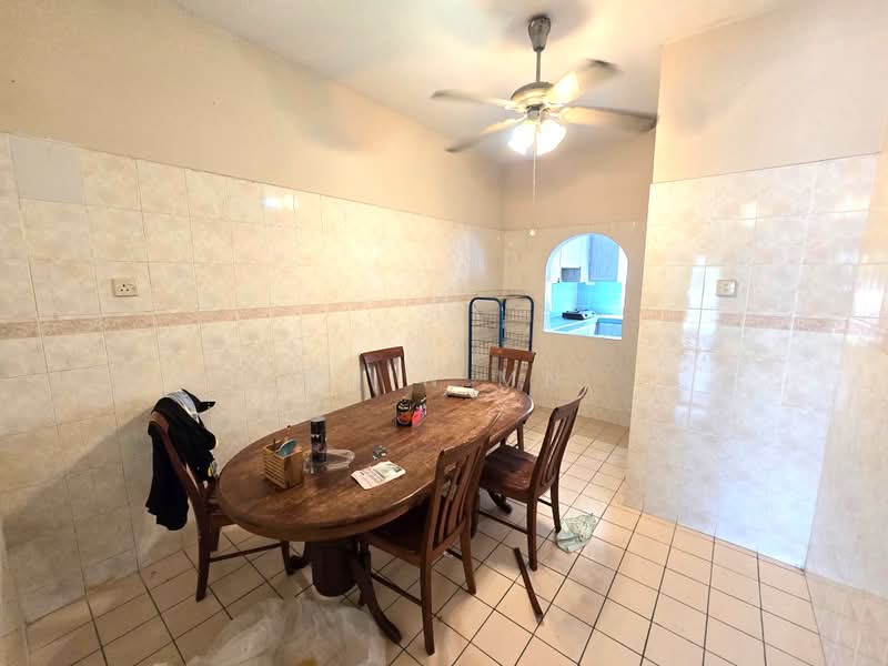 Rumah Teres 2 Tingkat untuk Dijual di Seksyen 13 (Shah Alam) - Muin Mn - Dining Room - PropertyGuru.com.my