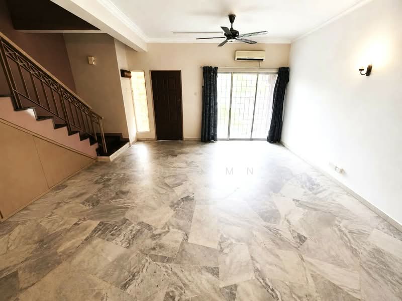 Rumah Teres 2 Tingkat untuk Dijual di Seksyen 13 (Shah Alam) - Muin Mn - Living Room - PropertyGuru.com.my