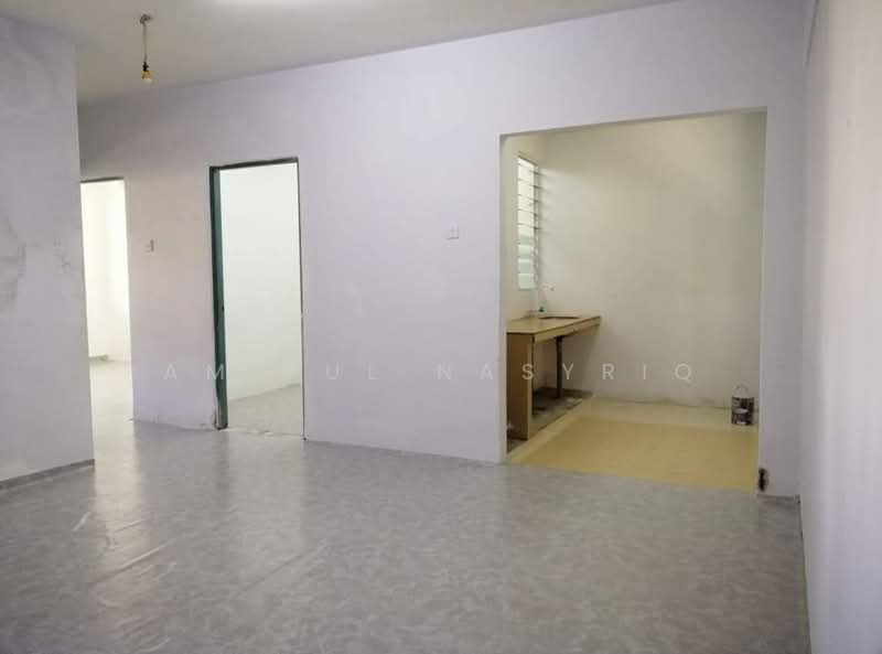 Pangsapuri untuk Dijual di Pangsapuri Seri Indah - Amirul Nasyriq - Interior - PropertyGuru.com.my