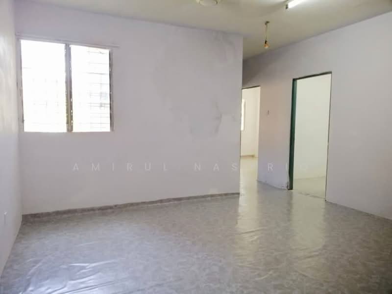 Pangsapuri untuk Dijual di Pangsapuri Seri Indah - Amirul Nasyriq - Interior - PropertyGuru.com.my