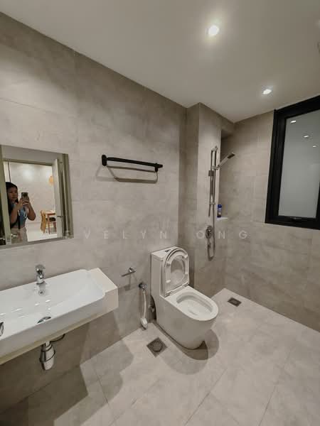 Servis Apartment untuk Disewa di Arunya @ KL North - Evelyn Ong - Bathroom - PropertyGuru.com.my