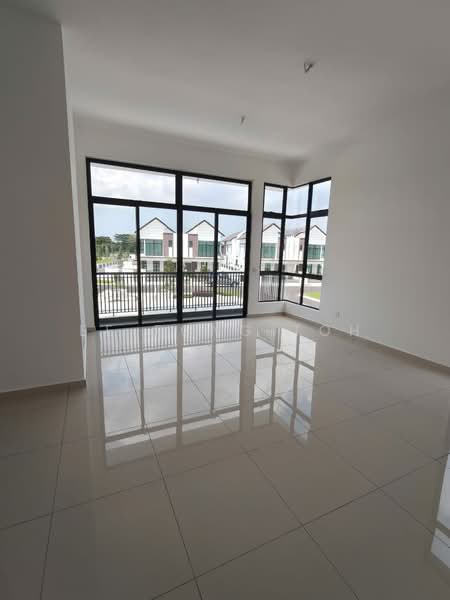 Rumah Berkembar untuk Dijual di Setia Eco Gardens (Gelang Patah) - Ee Fong Toh - Living Room - PropertyGuru.com.my