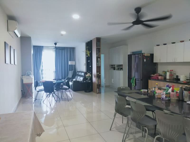 Servis Apartment untuk Dijual di AraTre' Residences - CH LEE - Living Room - PropertyGuru.com.my