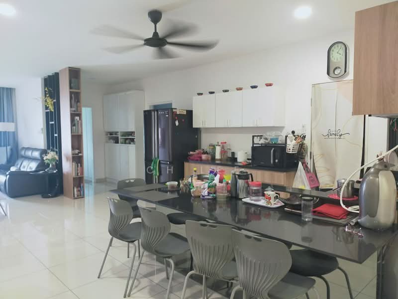 Servis Apartment untuk Dijual di AraTre' Residences - CH LEE - Living Room - PropertyGuru.com.my