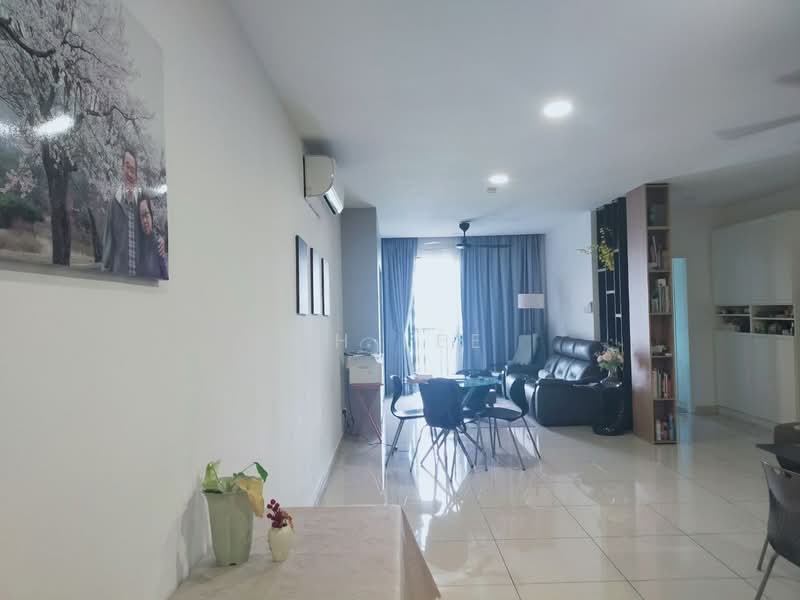 Servis Apartment untuk Dijual di AraTre' Residences - CH LEE - Living Room - PropertyGuru.com.my