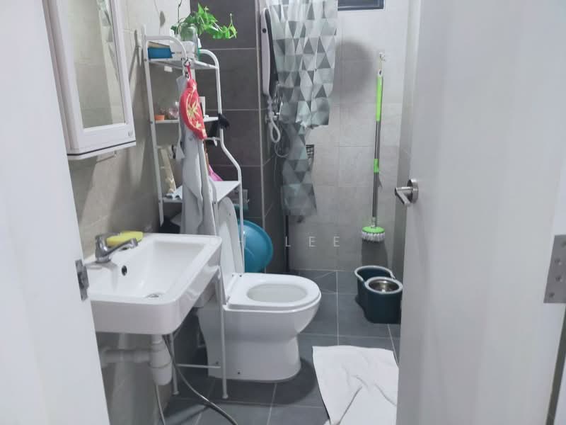 Servis Apartment untuk Dijual di AraTre' Residences - CH LEE - Bathroom - PropertyGuru.com.my