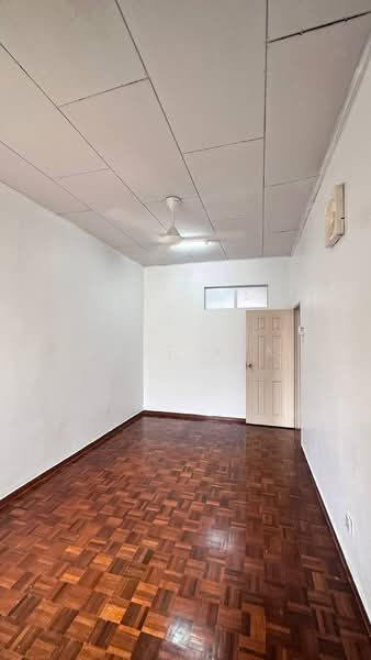 Rumah Teres 2 Tingkat untuk Disewa di Johor Bahru (Johor) - Matt Kek - 2nd guest room 1st floor - PropertyGuru.com.my
