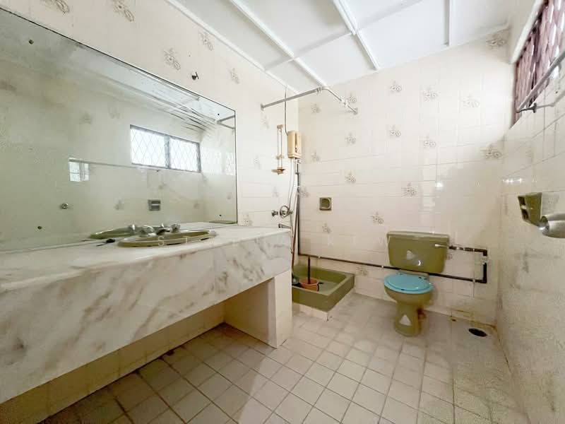 Rumah Banglo untuk Dijual di Taman Tun Dr Ismail (Kuala Lumpur) - Stella Kew - Bathroom - PropertyGuru.com.my