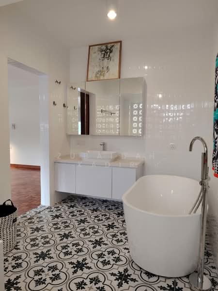 Bungalow for Rent in Bangsar (Kuala Lumpur) - Zubaidah Kadir - Bathroom - PropertyGuru.com.my