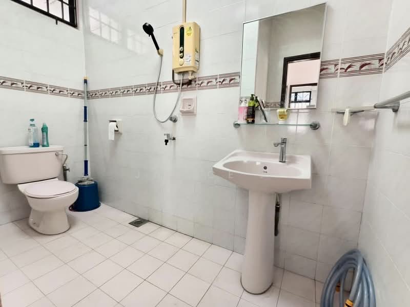 Rumah Berkembar untuk Dijual di Taman Johor Jaya (Johor Bahru) - Janice . - PropertyGuru.com.my