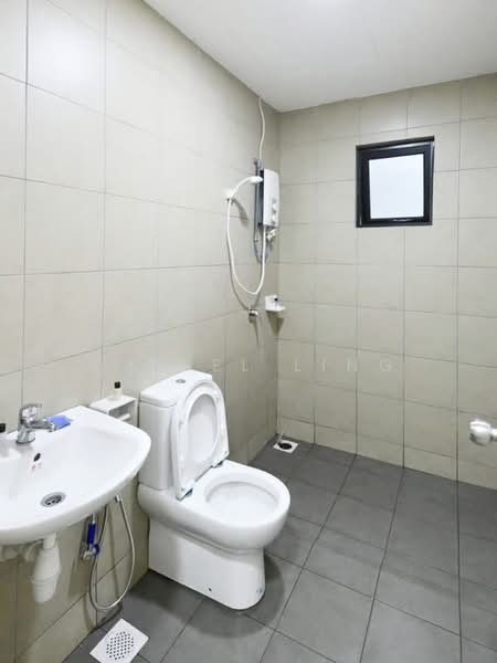 Servis Apartment untuk Disewa di Greenfield Regency - Daniel Ling - Bathroom - PropertyGuru.com.my