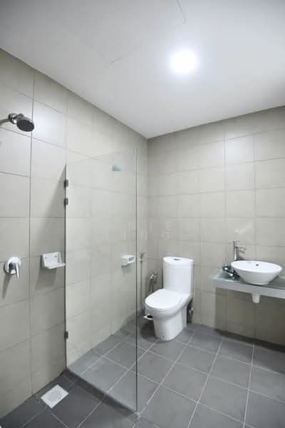 Servis Apartment untuk Disewa di Greenfield Regency - Daniel Ling - Bathroom - PropertyGuru.com.my