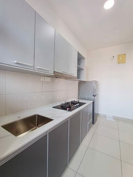 Kediaman Servis untuk Disewa di Greenfield Regency - Daniel Ling - Kitchen - PropertyGuru.com.my