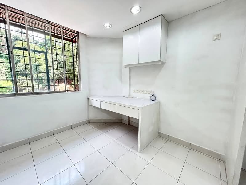 Pangsapuri untuk Dijual di Rampai Court - Azli Ibrahim - Study - PropertyGuru.com.my
