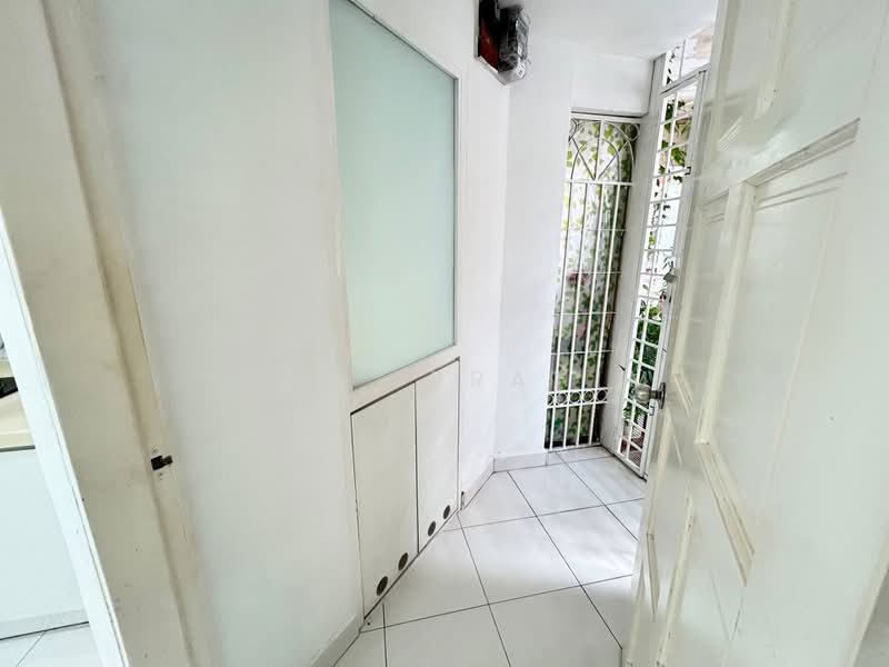 Pangsapuri untuk Dijual di Rampai Court - Azli Ibrahim - Entrance - PropertyGuru.com.my
