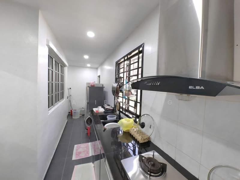 2-storey Terraced House for Sale in Bandar Putra (Kulai) - Daniel Yong - Kitchen - PropertyGuru.com.my