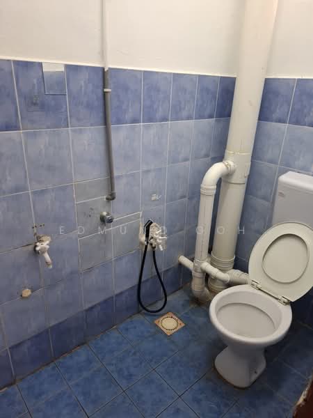 Pangsapuri untuk Disewa di Mentari Court - Edmund Goh - Bathroom - PropertyGuru.com.my