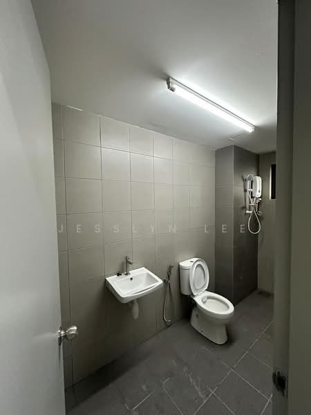 Service Residence for Rent at Residensi Bukit Tiara - Jesslyn Lee - Bathroom - PropertyGuru.com.my