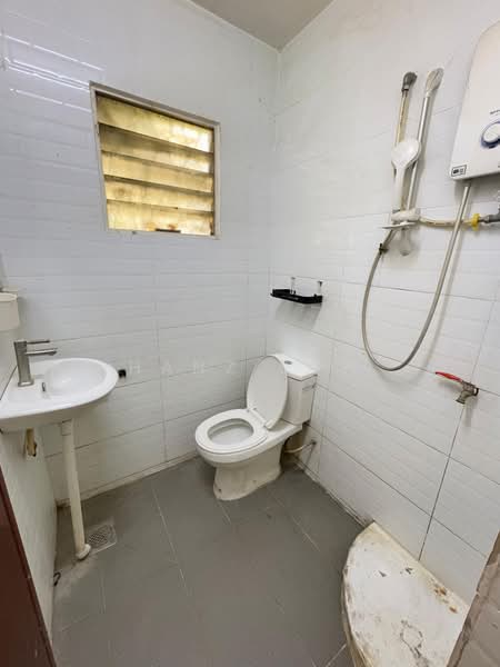 Rumah Teres 2 Tingkat untuk Disewa di Shah Alam (Selangor) - Hanz Low - Bathroom - PropertyGuru.com.my