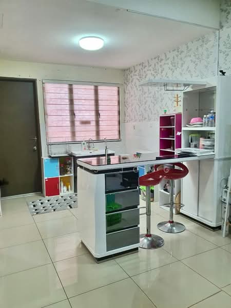 3-storey Terraced House for Sale in Rawang (Selangor) - Tris Jong - Kitchen - PropertyGuru.com.my